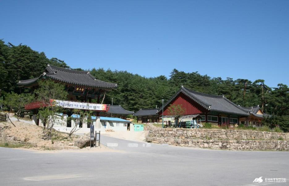 Moon On The Cloud Villa Yeongwol Exterior foto